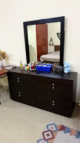 Modern Dark Brown Dressing Table with Large Mirror