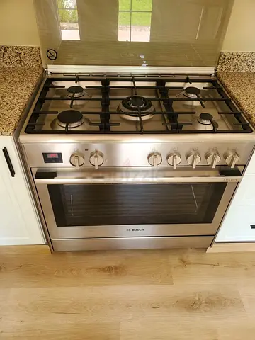 Bosch 90X60 cm Top Gas And Electric Oven Free Standing Cooker, HSB738357M