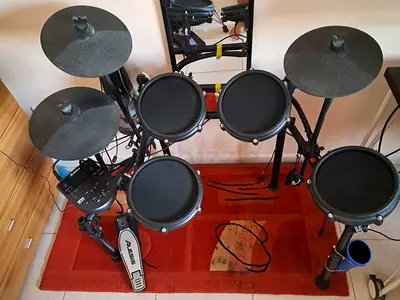 Alesis Nitro mesh drum kit (no kick pedal)