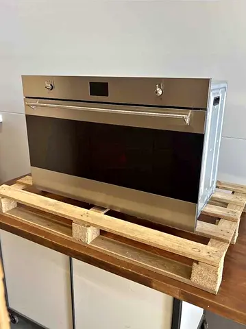 Smeg brand built-in electric oven 90cm lastest version