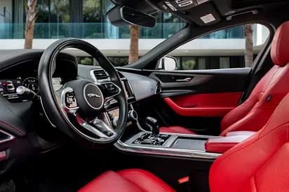 2021 Jaguar XE 照片 9