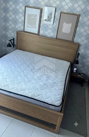 Modern Wooden Queen Size Bed with Mattress – Oak Finish | Bedroom Set | Excellent Condition