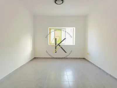 Prime location 1 Bhk available in muwaliah Near by Muwaliah park full of family building for contact Babar