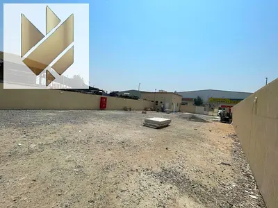 **للإيجار – حوطة في الصجعة بموقع صناعي مميز** فرصة مميزة لاستئجار حوطة في منطقة الصجعة، مناسبة لمختلف الأنشطة الصناعية والتجارية. **مواصفات العقار:*