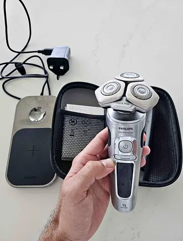 Philips S9000 Prestige Electric Shaver (SP9871) – Excellent Condition