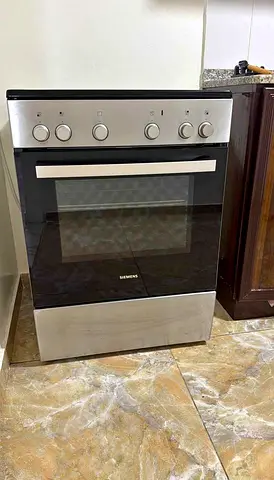 Siemens Freestanding Ceramic Cooker HK6L00070M