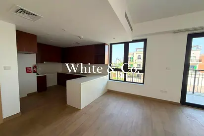 Vacant | Close to Amenities | Large Layout