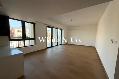 Vacant | Close to Amenities | Large Layout