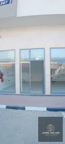 اجمل فرصه للاستثمار في الرميله شارع الكرامه محل للايجار السنوي مجهر بالكامل واجهه زجاجيه موقع حيوي ومميز يصلح لكافة الانشطه