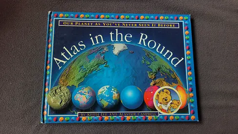 Atlas in the Round - Illustrated Childrens World Atlas (Hardcover)