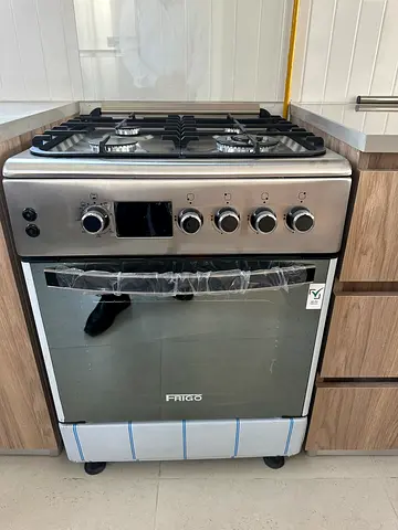Brand new Frigidaire 4-burner Gas Range with Oven - Stainless Steel