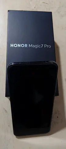 Honor Magic7 Pro with box, charger and covers - very good condition
