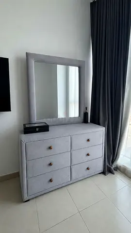 6 Drrawer Dresser with mirror