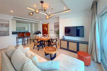 Fully Furnished l Bright | Lake Views