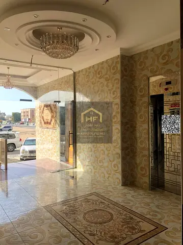 بناية مميزة وزاوية للبيع في الروضة 2 - عجمان موقع مميز وقريبة على جميع الخدمات البناية زاوية على شارعين اسفلت ارضي + طابقين + روف + ملحق علوي مساحة ال