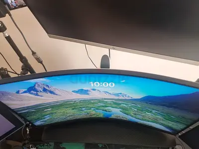 SAMSUNG Odyssey Neo G8 32 4K 240Hz 1ms Curved Gaming Monitor