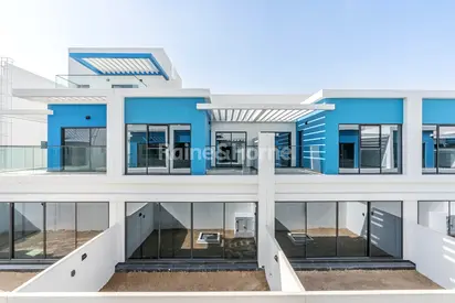 Brand New I Exclusive - 4BR Townhouse in Santorini