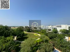 Luxury villa in Al Zawraa – Direct view of the golf walkway and lake – Private pool – Private
