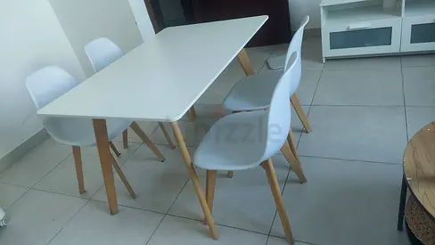4 seater dining table