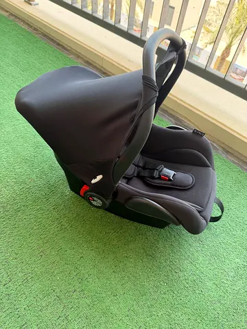 Compact infant car seat with canopy - good condition