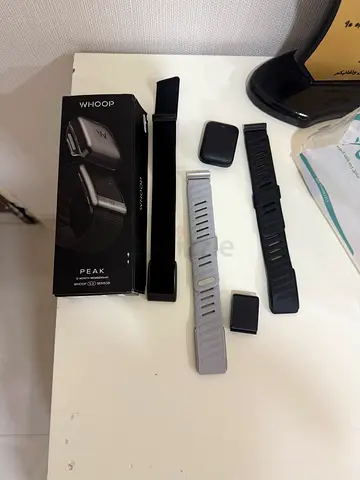 Whoop 5.0 with 12 mounth membership and 3 straps