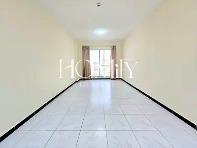 CHILLER FREE | READY TO MOVE IN | PRIME LOCATION