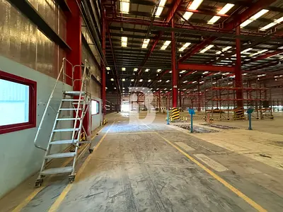 Shiekh zayed road | 17M ceiling | Brand Visiblity