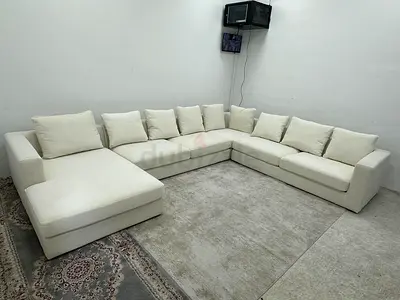 Looks like new condition the one brand Ushape sofa