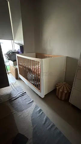 NEW Crib from Snuz (still in package) - Original price was 2000! Never used