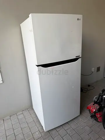 LG big 400Lt fridge 5 years old in very good conditions , one owner