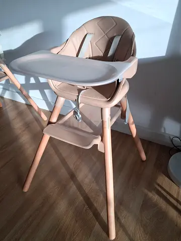 Wooden Baby High Chair with Removable Tray — Light Beige
