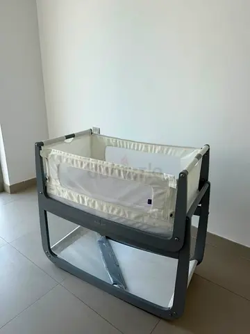 Chicco Next2Me Style Bedside Crib / Bassinet - Grey  White