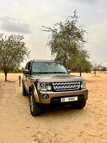 Land Rover LR4 HSE 2016 GCC Specs - With Service contract ( 2 major and 1 minor included )