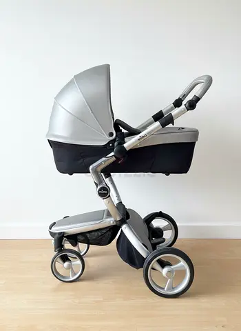 Mima Xari Silver Stroller with Carrycot  Seat