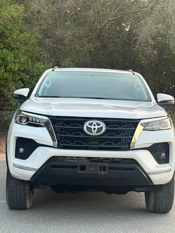2023 Toyota FORTUNER 照片 4