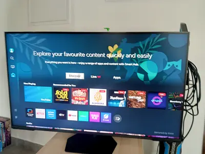 Samsung 43 Odyssey Neo G7 CG700, 4K UHD Smart Gaming Monitor with TV Experience, 144Hz Refresh Rate