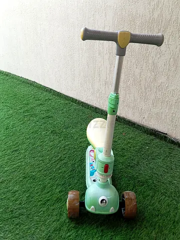 Childrens 3-Wheel Kick Scooter - Green, Adjustable Handle