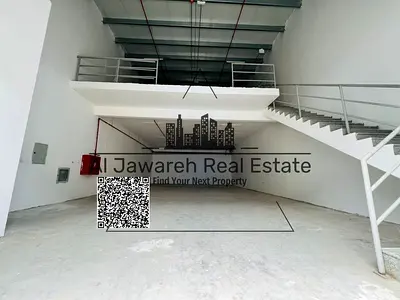 Warehouse for rent, 3,015 sq. ft., 30 kW electricity, at a great price.