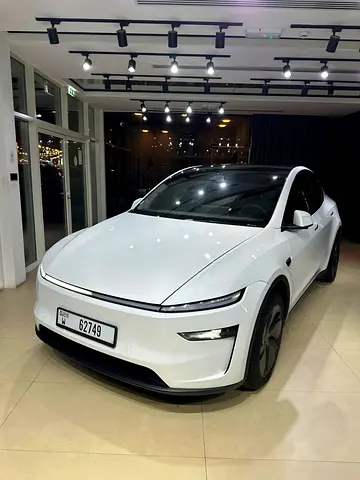 2025 Tesla MODEL Y — фото 2