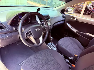 2017 Hyundai ACCENT — миниатюра 8