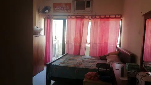 Room for rent sharing in flat