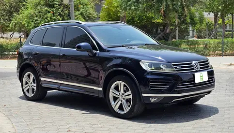 VOLKSWAGEN TOUAREG R-LINE # 2018 GCC # WELL MAINTAINED CAR FOR SALE.