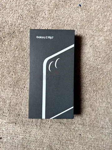 Galaxy Z Flip7 256GB Corel Red