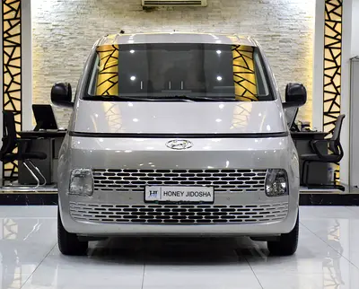 AED 1,328 EMi at 0% DP | Hyundai Staria ( 2022 Model ) in Silver Color GCC Specs