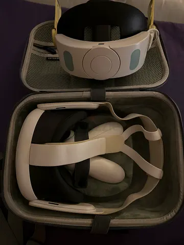 Used VR headset with protective case - good condition and power bank