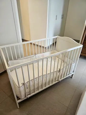 White Wooden Baby Crib with Mattress - Good Condition