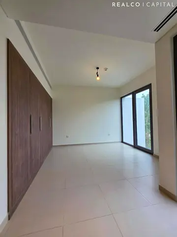 Premium 3BR Townhouse | Walk to Pool & Park | Family Community