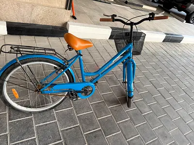 Blue City Cruiser Bike with Basket and Rear Rack - Good Condition