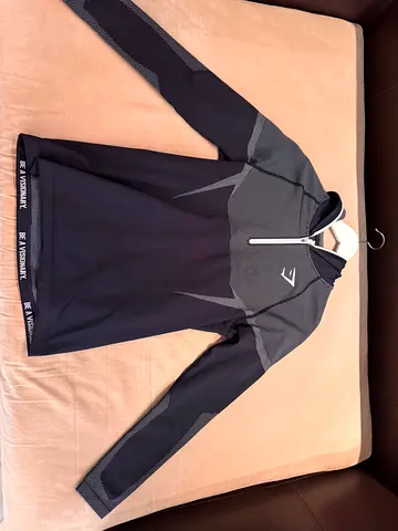 Gymshark onyx V5 compression hoodie L size