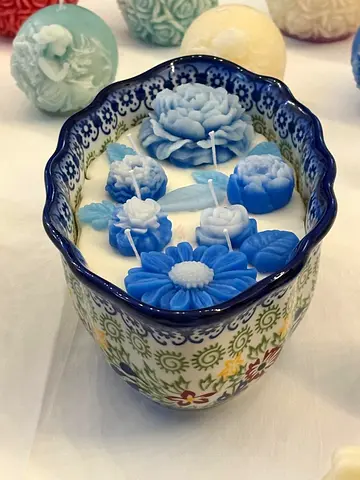 Handmade Floral Scented Candle in Decorative Ceramic Holder